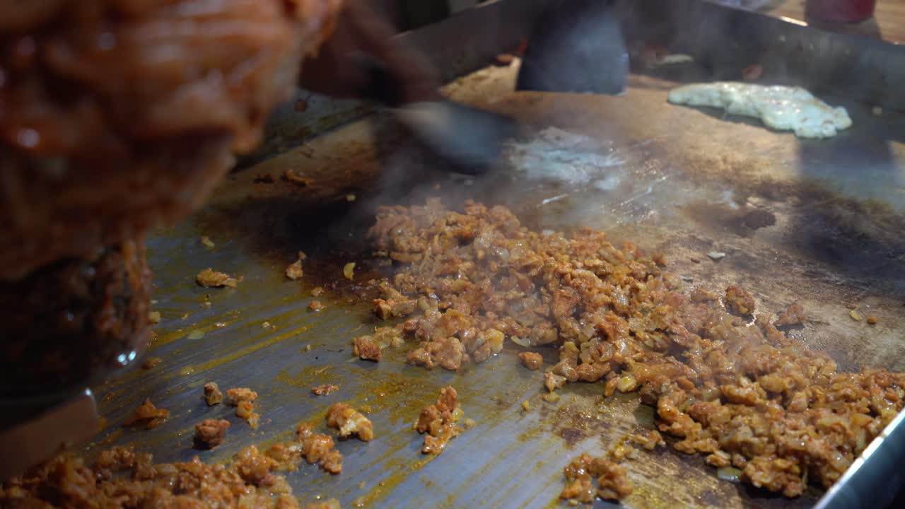 Jajanan kaki lima di Amerika Latin. Warung makan di Guatemala
