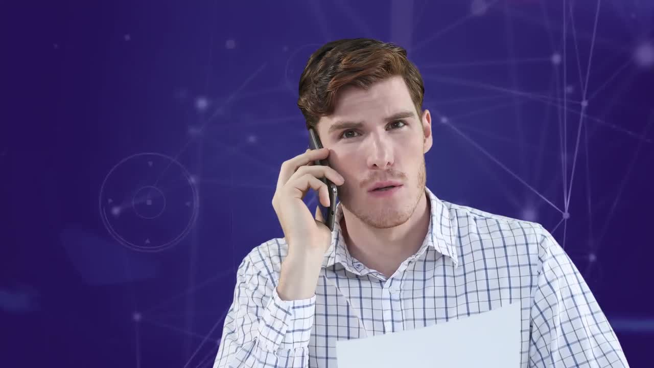 animación de un hombre de negocios hablando en un teléfono inteligente a través de una red de conexiones