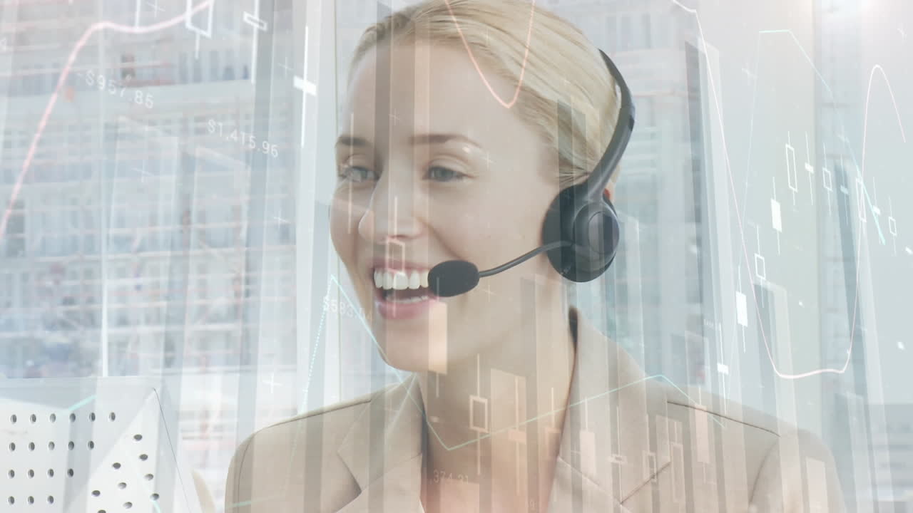 Animazione di elaborazione di dati finanziari e statistici su una donna d'affari con cuffie telefoniche