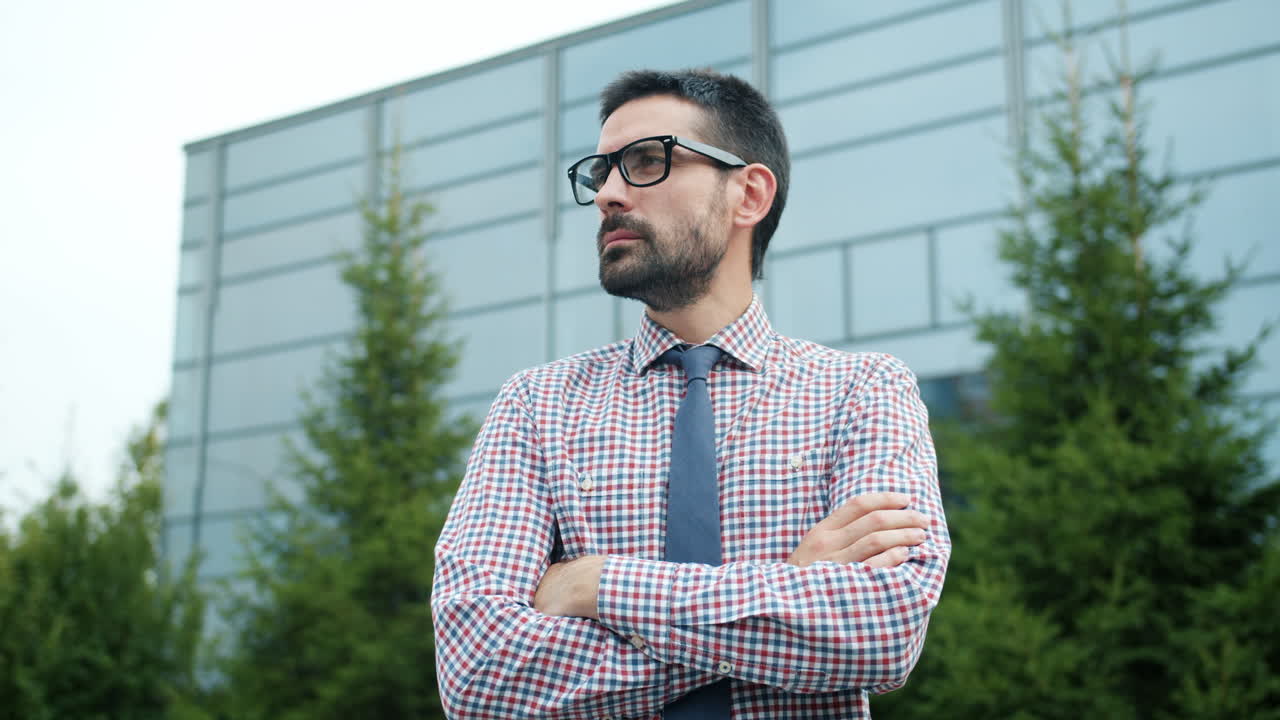 hombre de negocios al aire libre