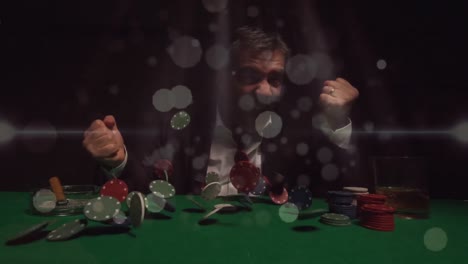 mesa de juego con gente afortunada en un casino de lujo