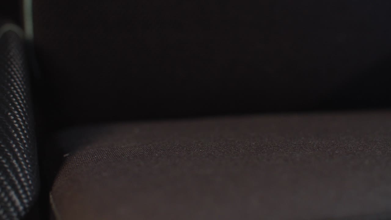 колеса и колеса и сиденье инвалидной коляски