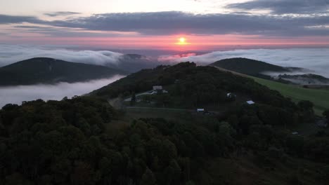 sampson nc, carolina del norte amanecer aérea cerca de boone y soplando roca nc, carolina del norte