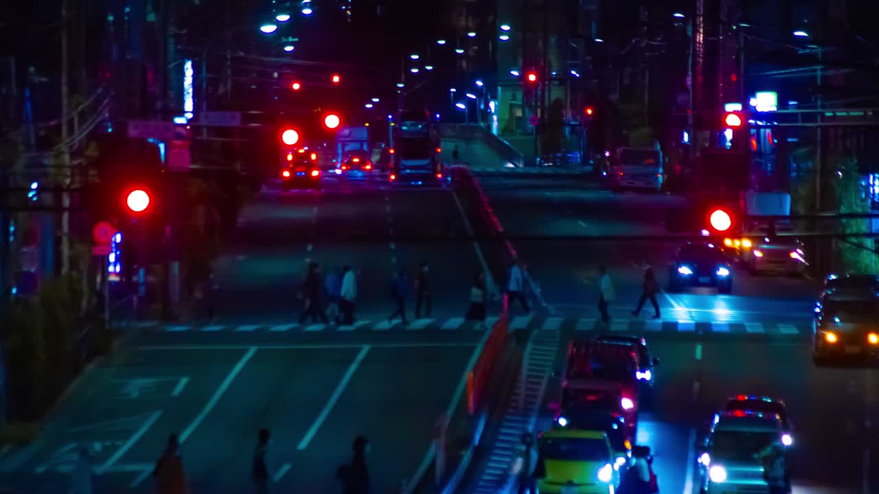 도쿄 시내 거리의 교통체증에 대한 야간 타임스 장면