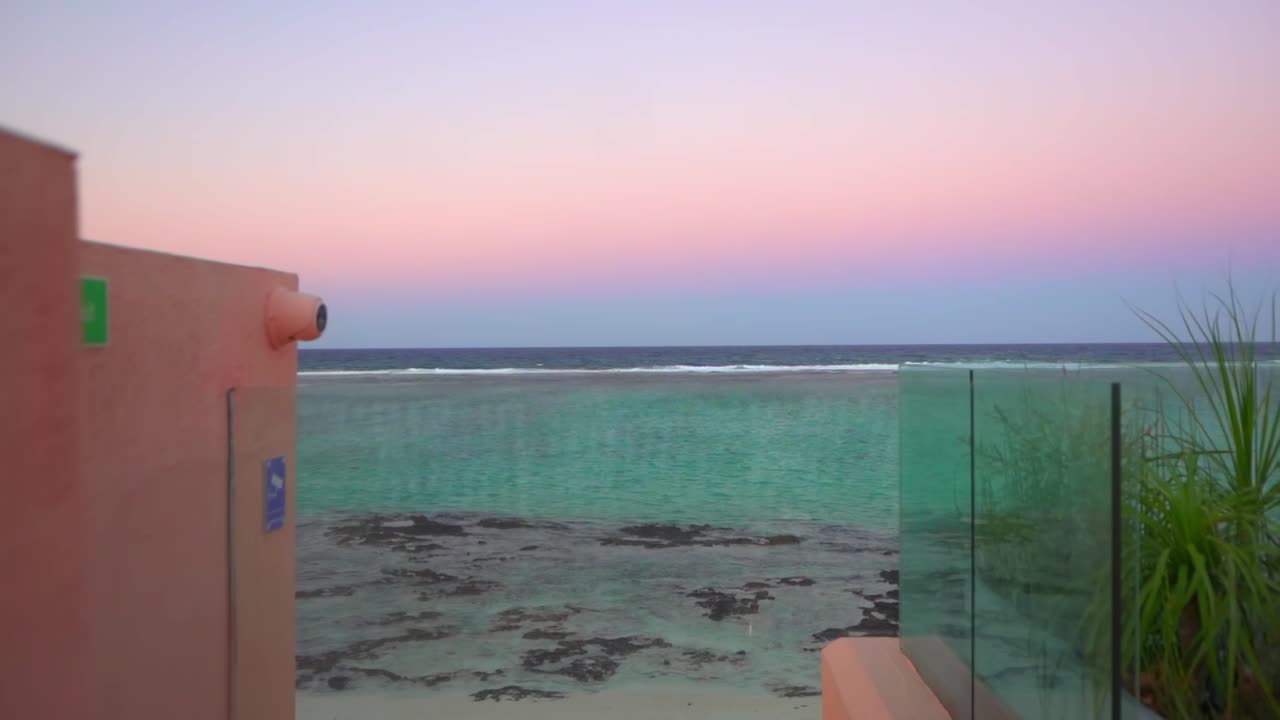 モーリシャスの夕焼けルーフトップバー