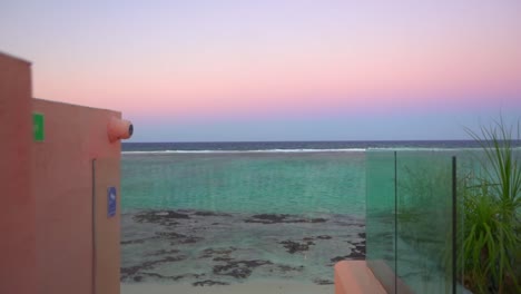 bar en la azotea en mauricio al atardecer