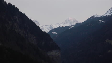 Switzerland-mountains-at-sunrise-in-Lauterbrunnen-town