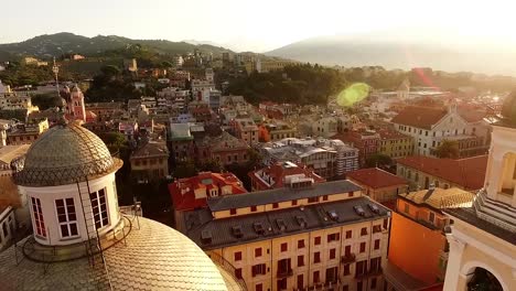 Vista-De-La-Hermosa-Iglesia-Y-El-Paisaje-Urbano