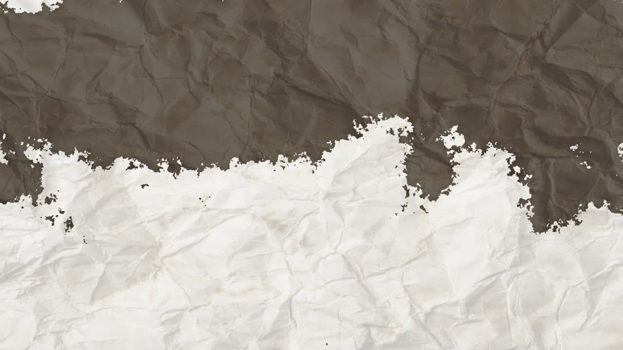 Transizione animata con texture di carta stropicciata e strappata
