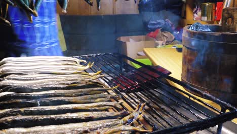 lampreas fritas en una bandeja