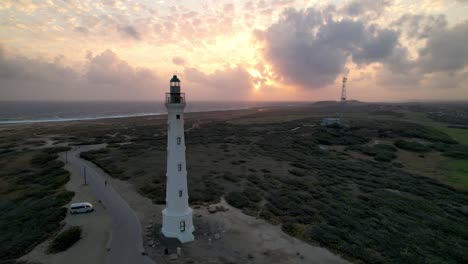 empuje aéreo en california faro en aruba