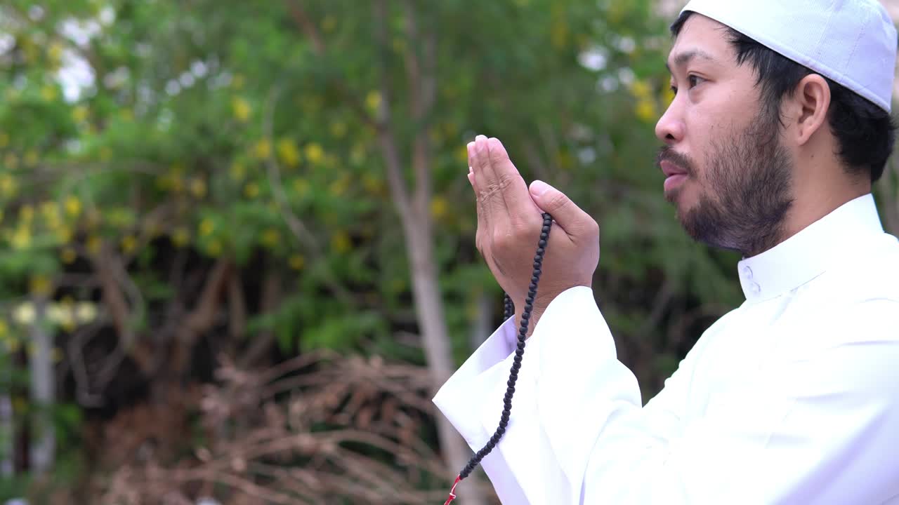 젊은 아시아 무슬림