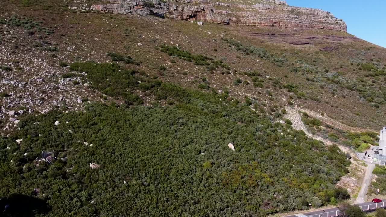 vista aérea de table mountain ciudad del cabo sudáfrica y teleférico