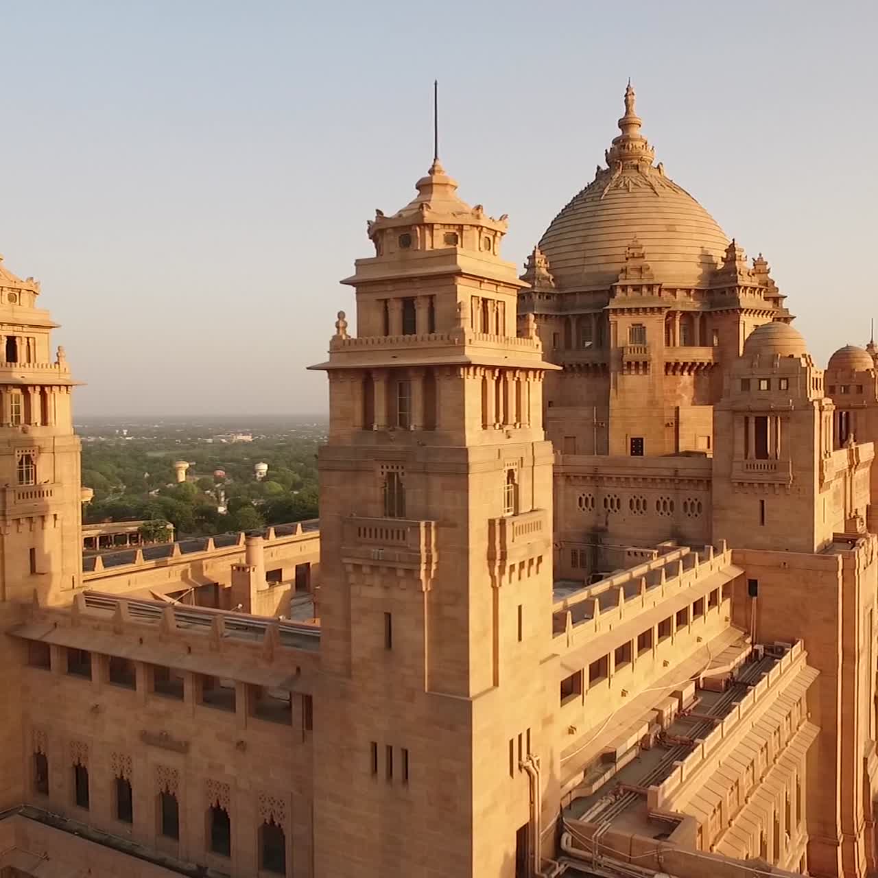 Il Palazzo Umaid Bhawan è visibile a Jodhpur, India