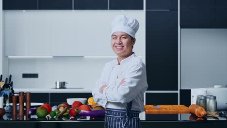 retrato de chef en una cocina moderna