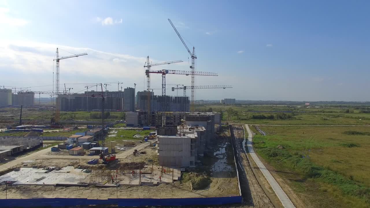 vista aérea de un gran sitio de construcción