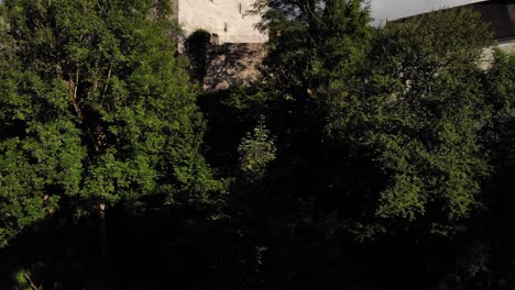 Old-Castle-In-Kaprun,-Salzburg,-Austria---drone-ascending