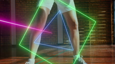 animación de un escáner de neón que procesa datos sobre una jugadora de baloncesto
