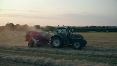 tractor baling straw 04