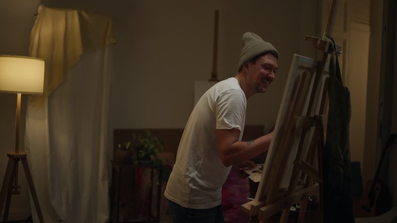 pintor en el estudio