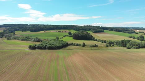 Fliegen-über-Ländliche-Landschaft-Und-Landwirtschaft