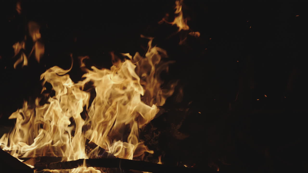 fuego en la oscuridad