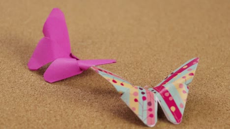 mariposas de papel hechas con la técnica del origami