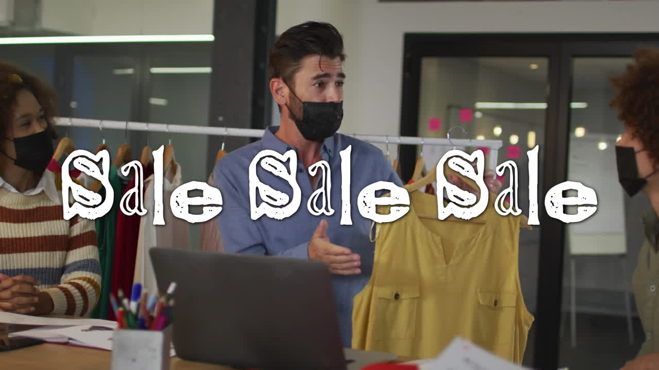 가게에 있는 사람들 위에 새로운 시즌 텍스트의 애니메이션