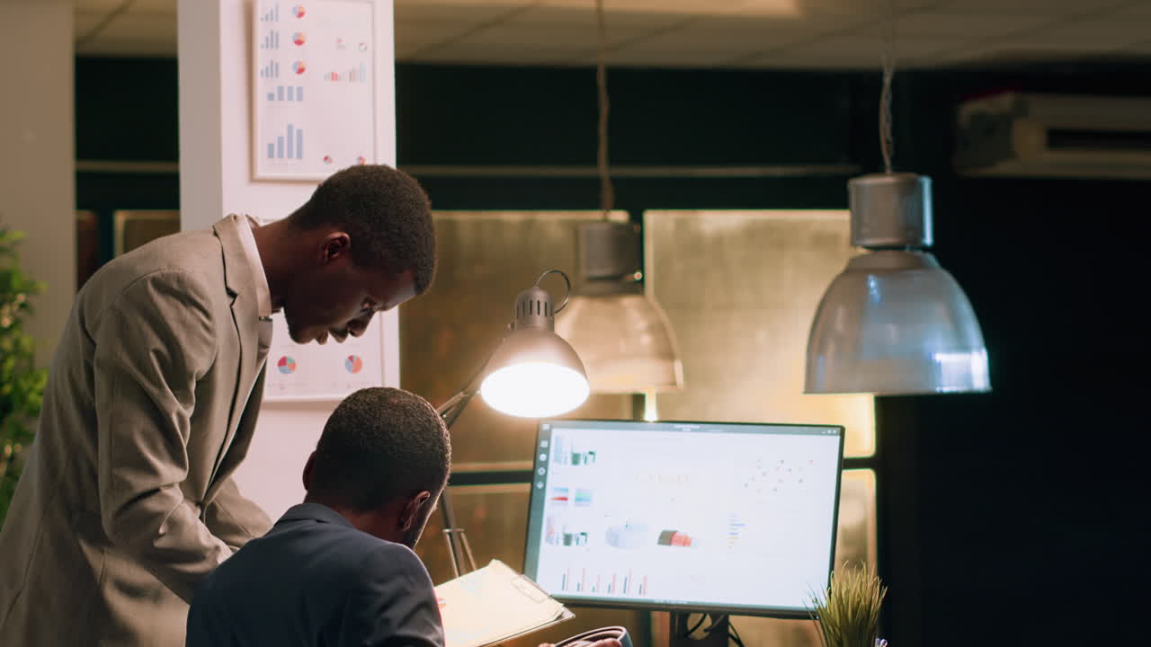 Businessmen collaborating in the office