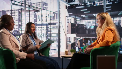 businesswomen in a meeting