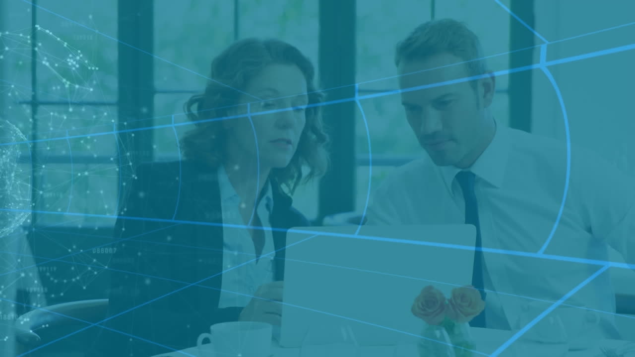 animación de un túnel en un patrón sin costuras sobre un hombre de negocios caucásico y una mujer de negocios discutiendo.