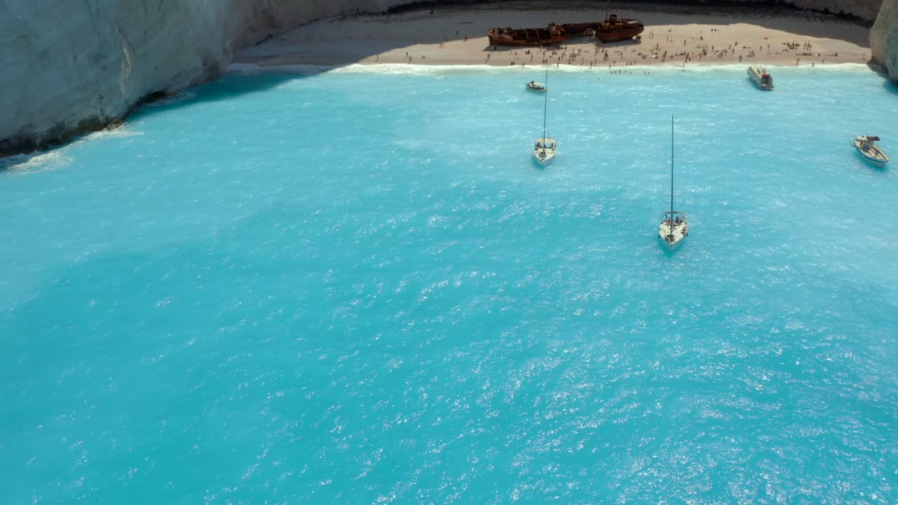 popular destino de viaje en grecia - navagio shipwreck beach