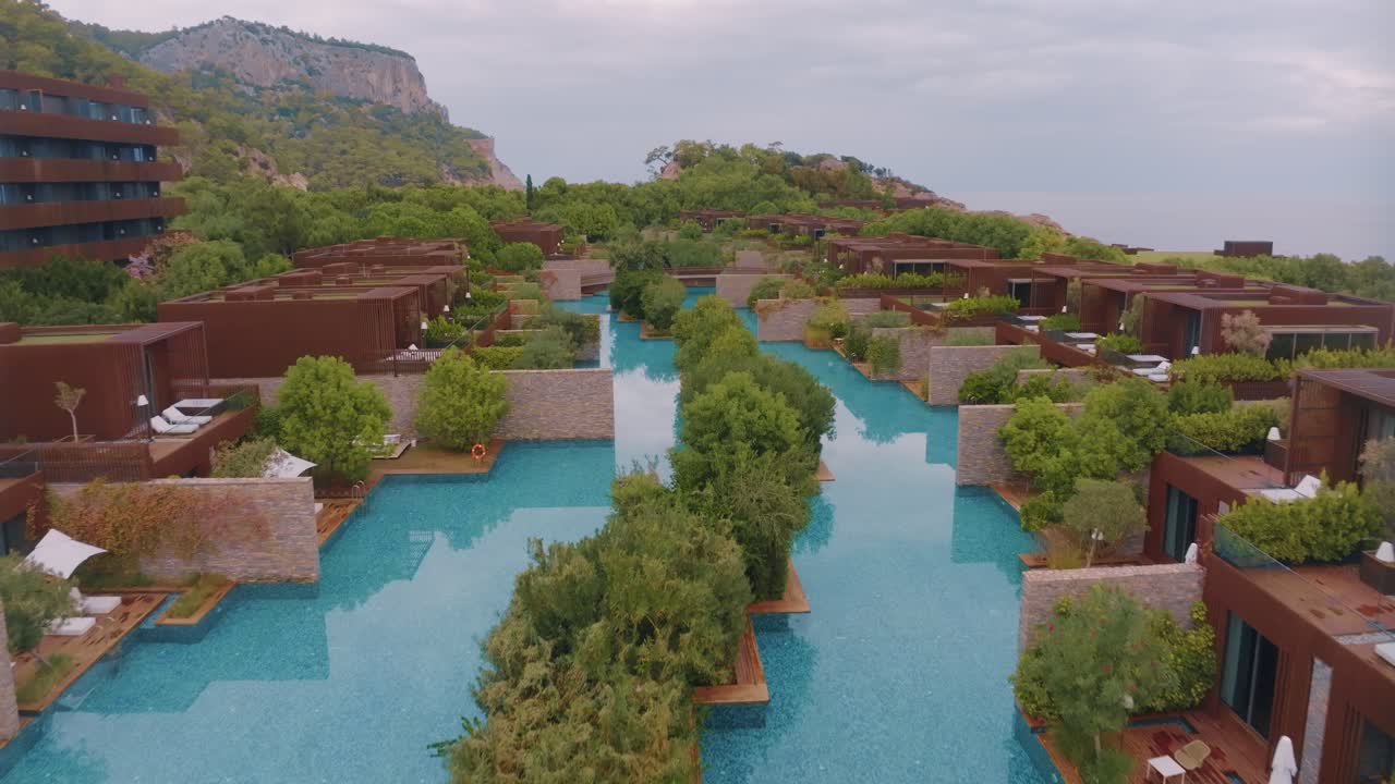 수영장과 빌라가 있는 럭셔리 리조트