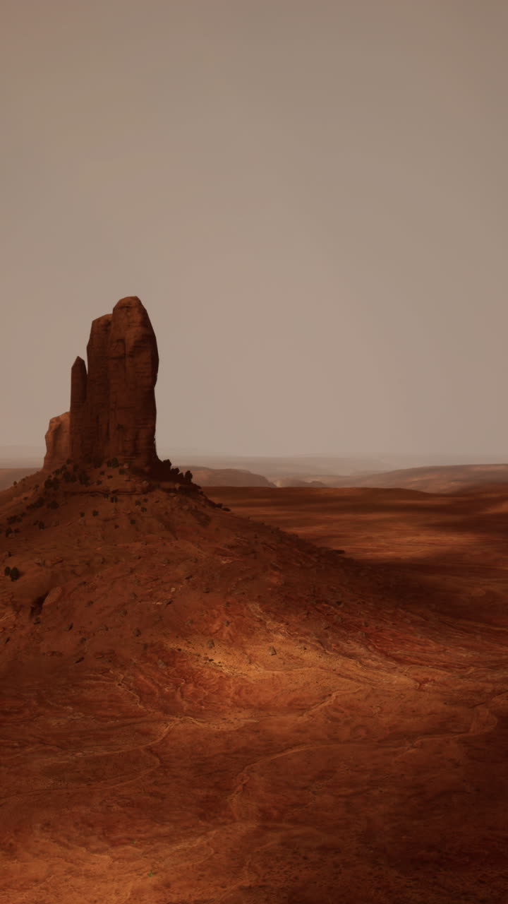 Paesaggio desertico rosso con formazioni rocciose