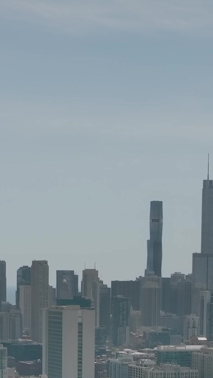 Visão aérea do horizonte de Chicago mostrando edifícios e paisagem urbana