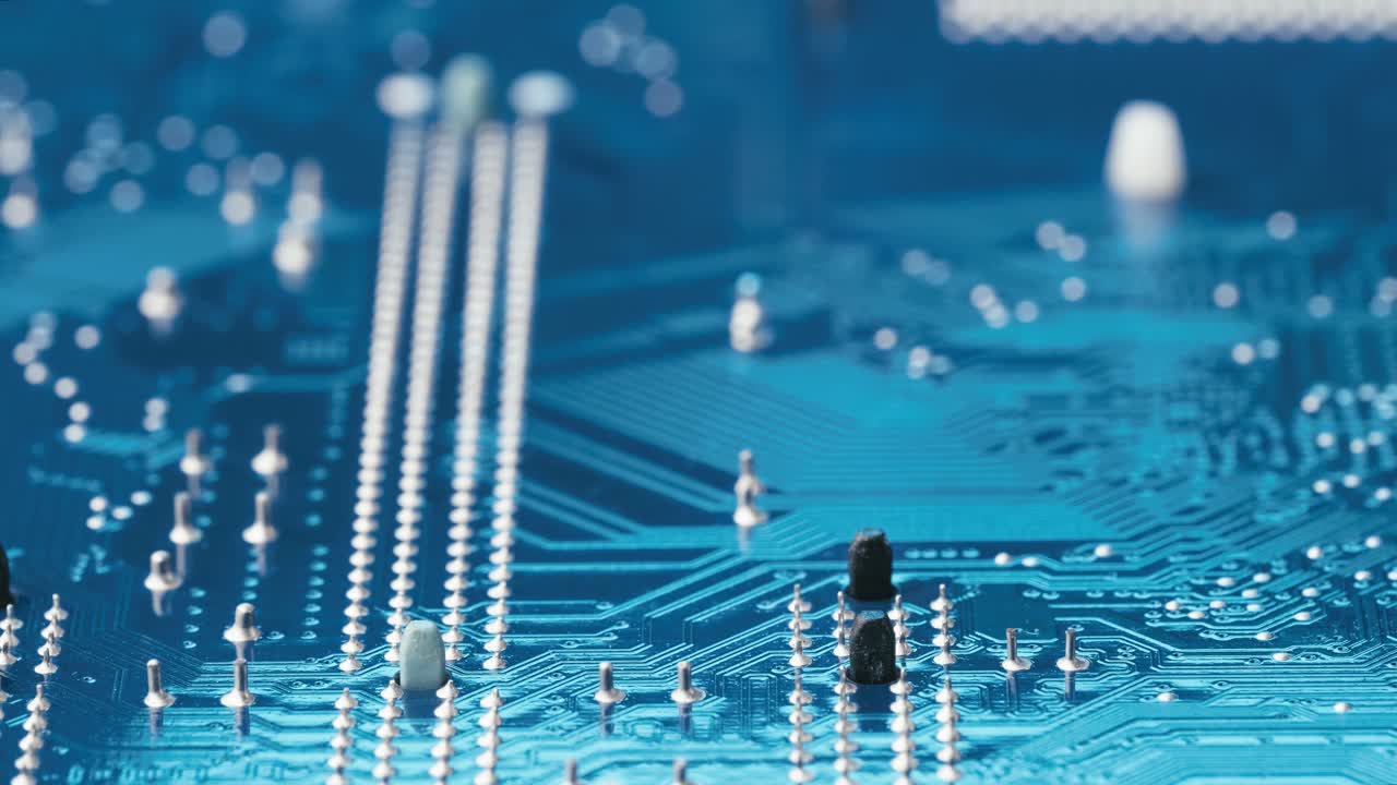 전자 파란색 인쇄 회로 기판 추적 동작, 극단적인 매크로 샷