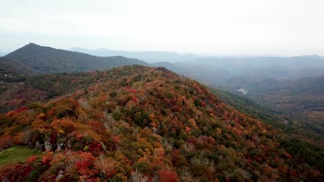 colores de otoño, color de la hoja en otoño en montañas nc sobre banner elk nc, banner elk carolina del norte en 4k
