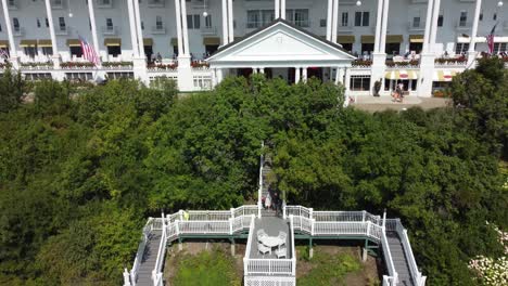 Toma-Aérea-Del-Gran-Hotel