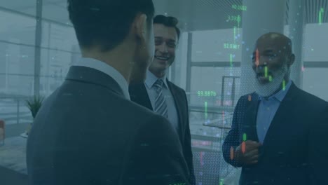 animación del procesamiento de datos financieros sobre personas de negocios hablando