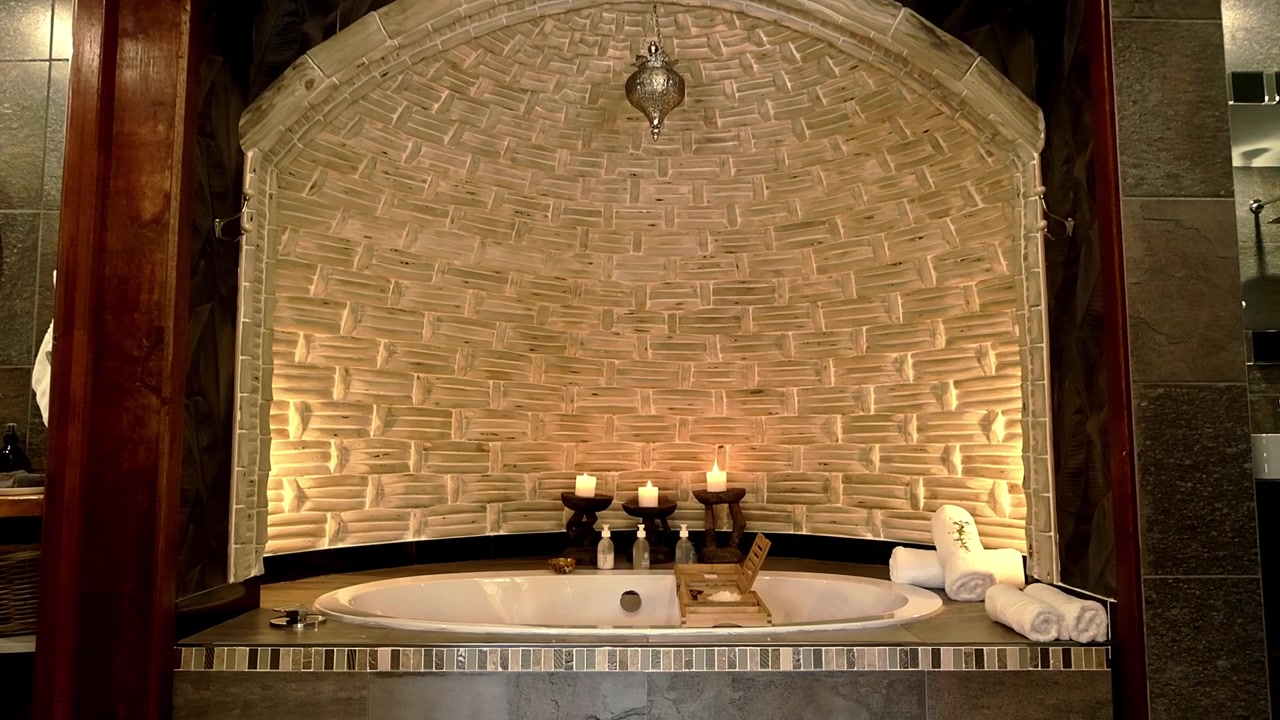 Bagno di lusso in un lodge per safari africano