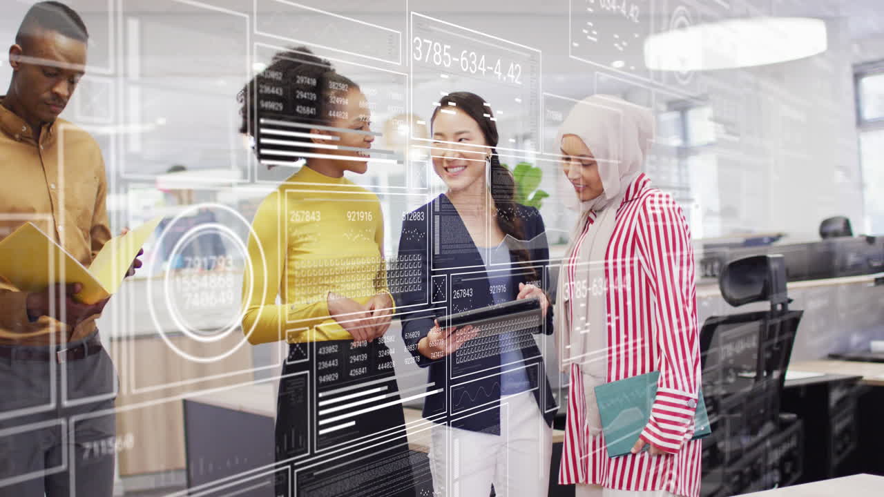 사무실에서 다양한 비즈니스 사람들에 대한 데이터 처리의 애니메이션