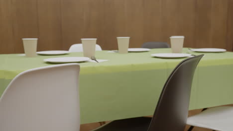 establecimiento de la mesa vacía
