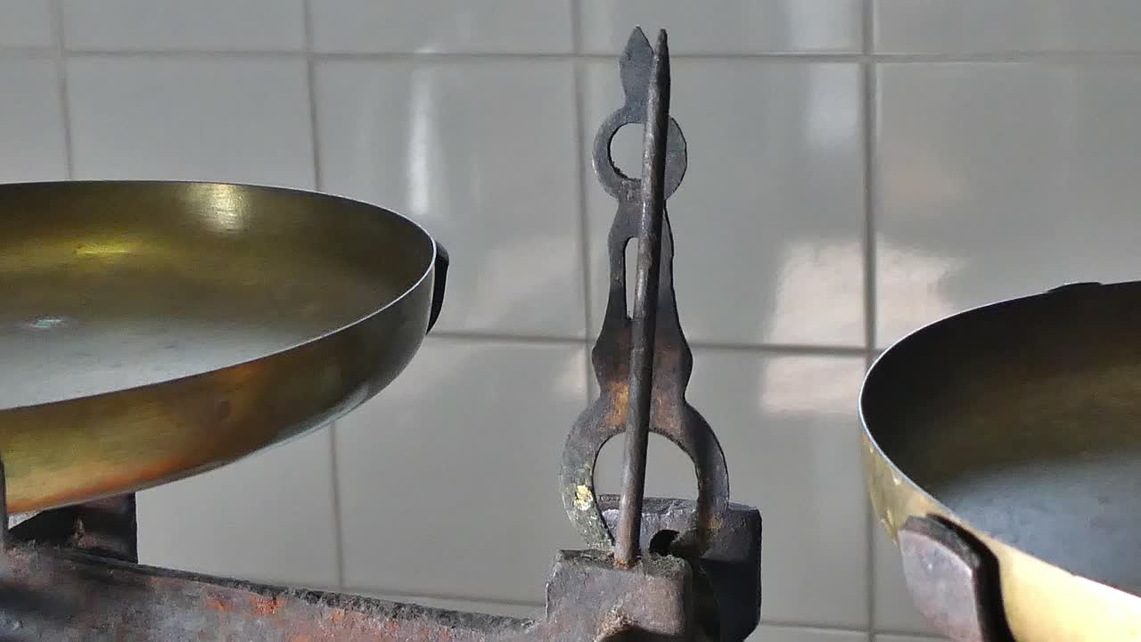 오래된 저울의 가까운 전망