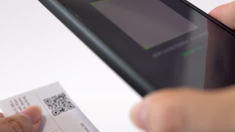 QR-code-on-name-card,-scan-by-phone-to-contact-and-browse