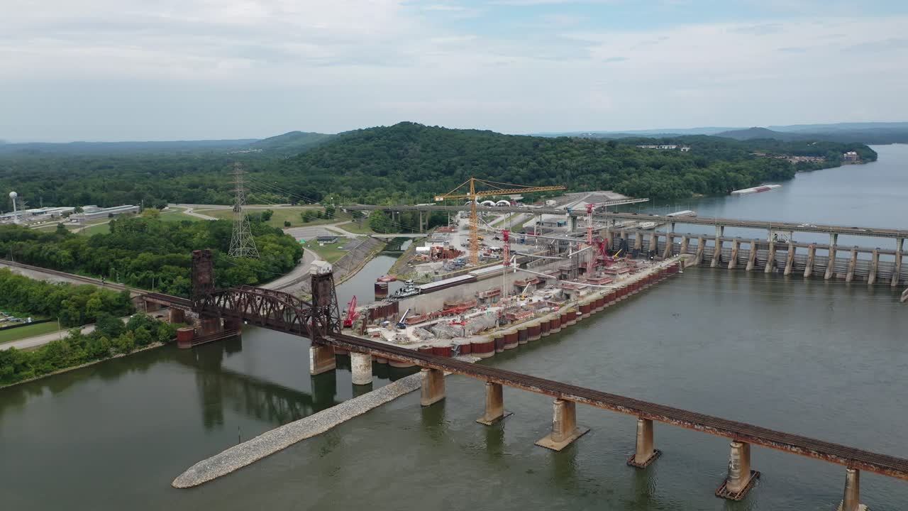 Stunning 4K drone footage of Chickamauga Dam, showcasing its structure, the Tennessee River, and scenic beauty. Perfect for infrastructure, travel, or history projects
