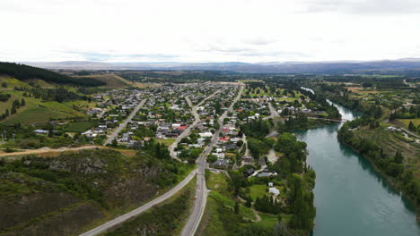 Aéreo,-Ciudad-De-Clyde-En-El-Centro-De-Otago,-Nueva-Zelanda