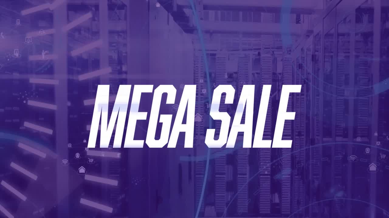 animación del texto de mega venta con escaneo de alcance y procesamiento de datos en la sala del servidor.