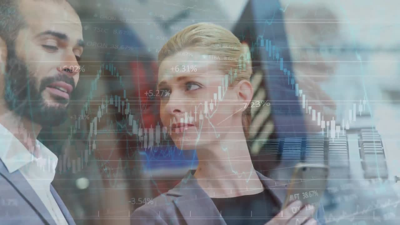 사무실에서 다양한 비즈니스 사람들에 대한 데이터 처리의 애니메이션