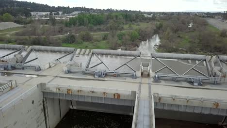 Reverse-flyover-of-concrete-dam