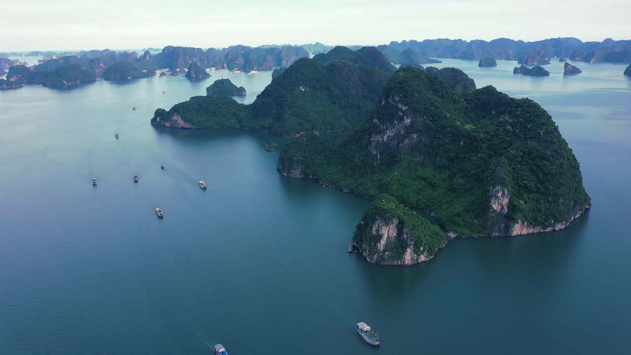 베트남은 너무 많은 아름다움을 제공 할 수 있습니다.